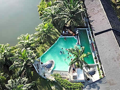 Embun Resort Lake Sahom