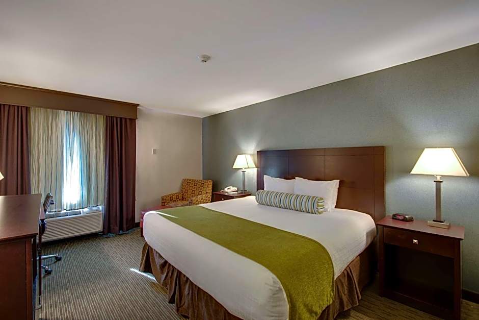 Best Western Plus The Inn At Hampton
