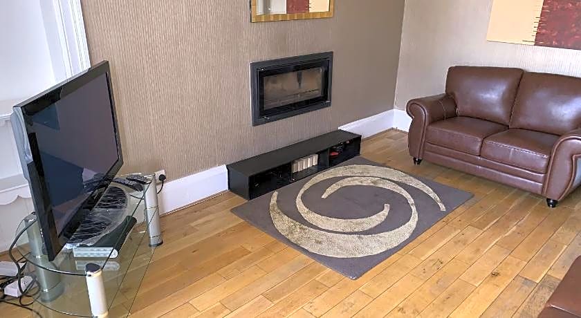 Village Tavern Apartment