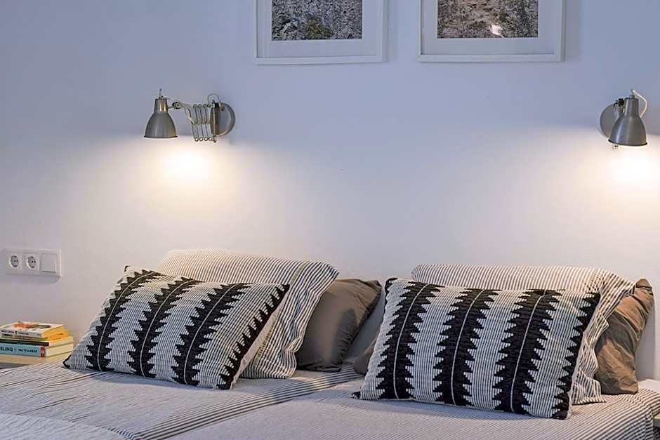 La Orza, Frigiliana Luxury center townhouse with pool and parking HansOnHoliday Rentals