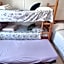 KITNET S2 em TORRES-RS - Na mais bela praia Gaúcha - Cozinha - Banheiro - Ar condicionado - TV smart 32' - Wi-Fi - Estacionamento - Anfitriã Superhost no BnB