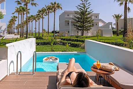 AQUA SUITE WITH PRIVATE POOL