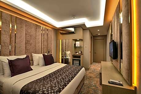 Superior Room with One King Bed and One Single Bed with Balcony and View