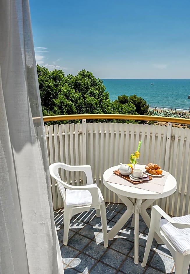 Salus Smart & Chic Hotel