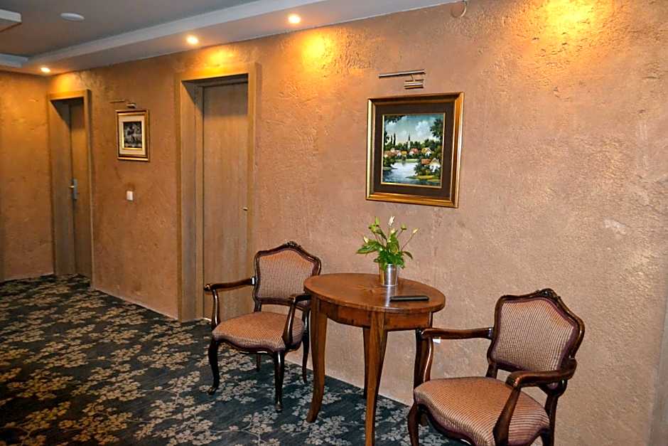 Garni Hotel Chicha - Winery ŠKRBIĆ