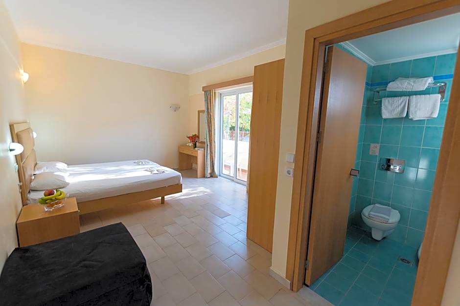 Amaryllis front beach hotel