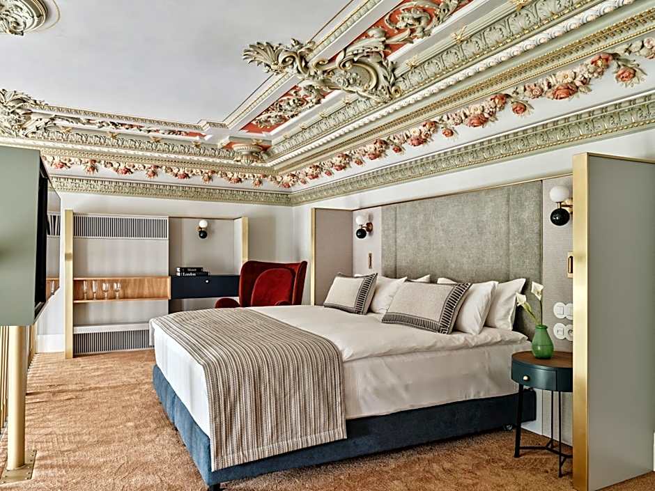 Hotel Altus Palace - Destigo Hotels