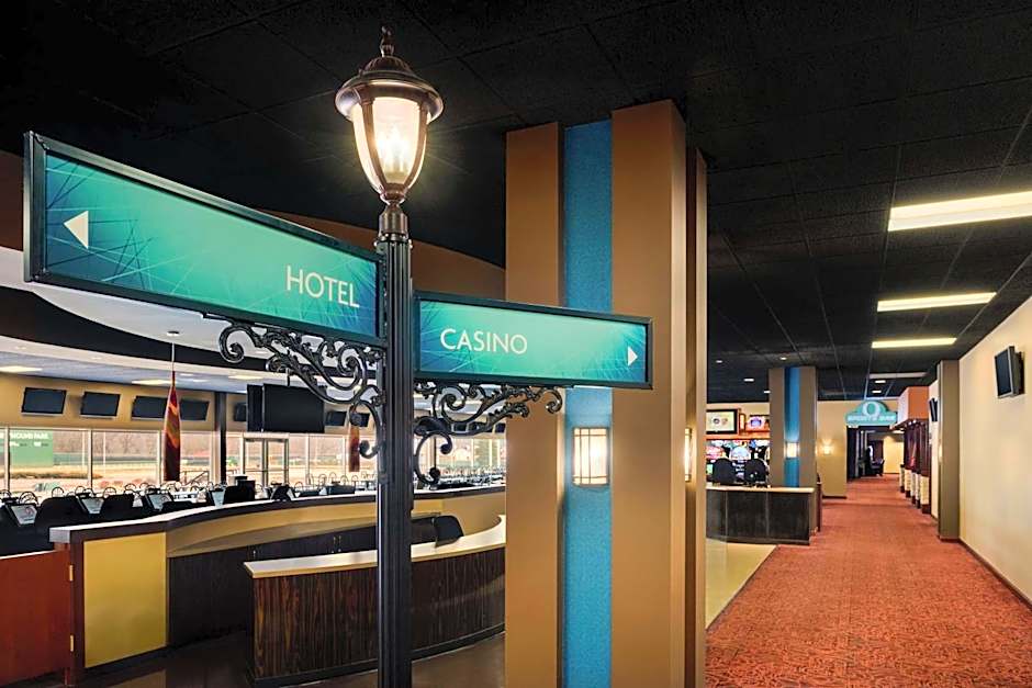 Hilton Garden Inn Dubuque Down