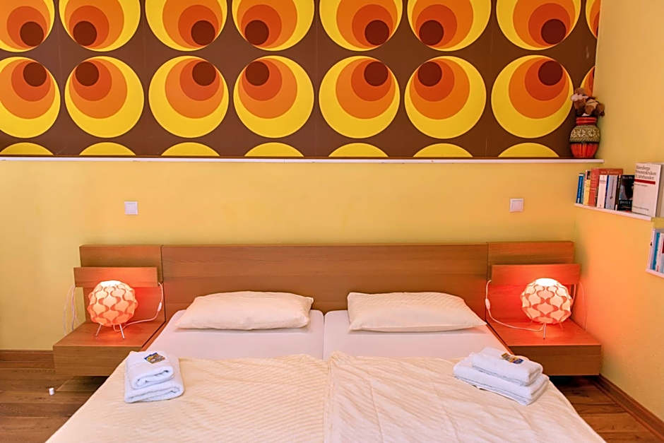 Lotte - The Backpackers