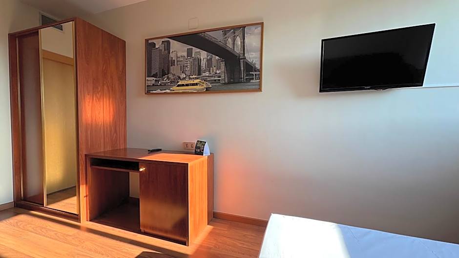 Zdjęcie 1 z 6 — Single Room