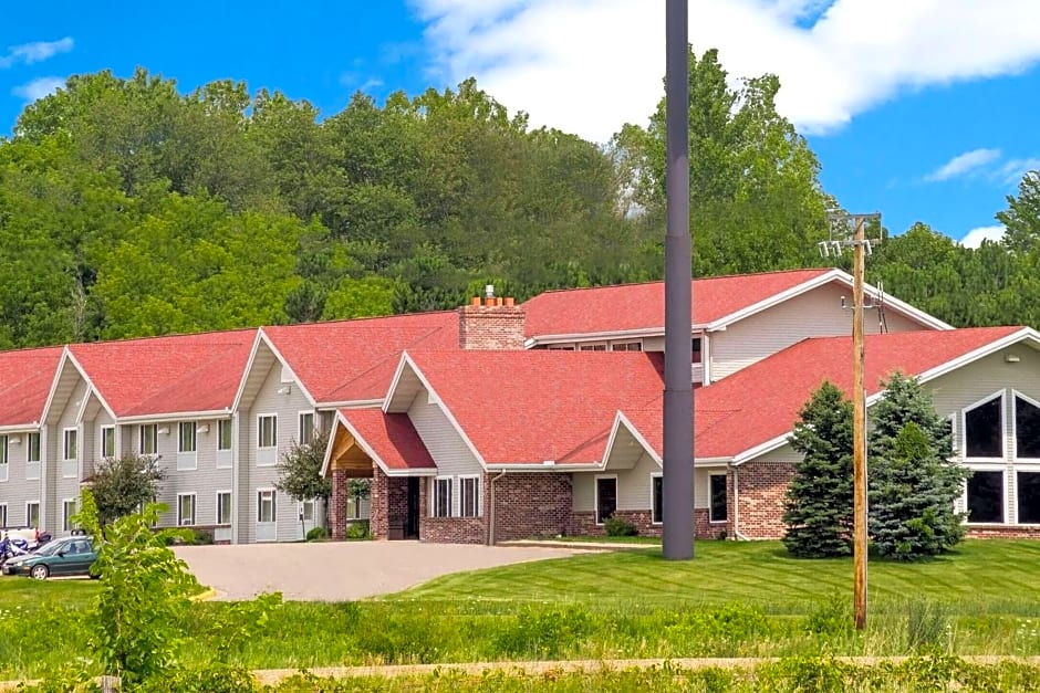 AmericInn by Wyndham Baldwin