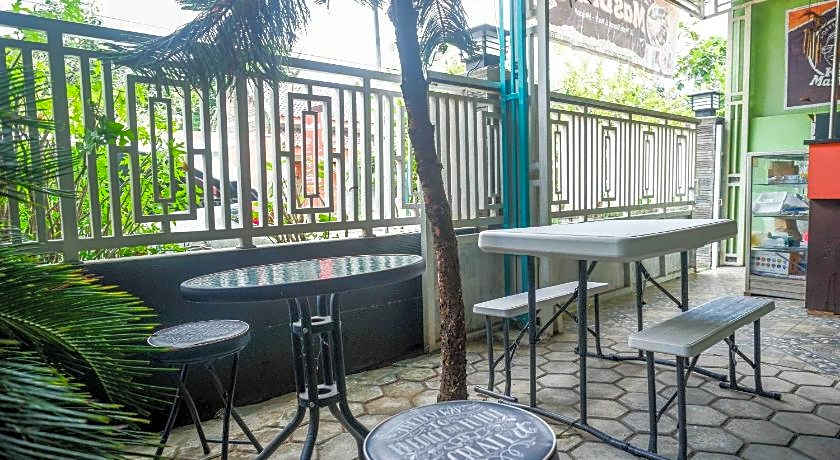 RedDoorz Syariah near RS Mitra Siaga