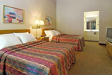 Double Room with Two Double Beds - Smoking