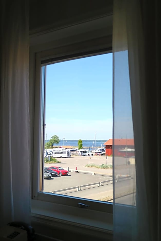 Vänerport Lakefront Hotell