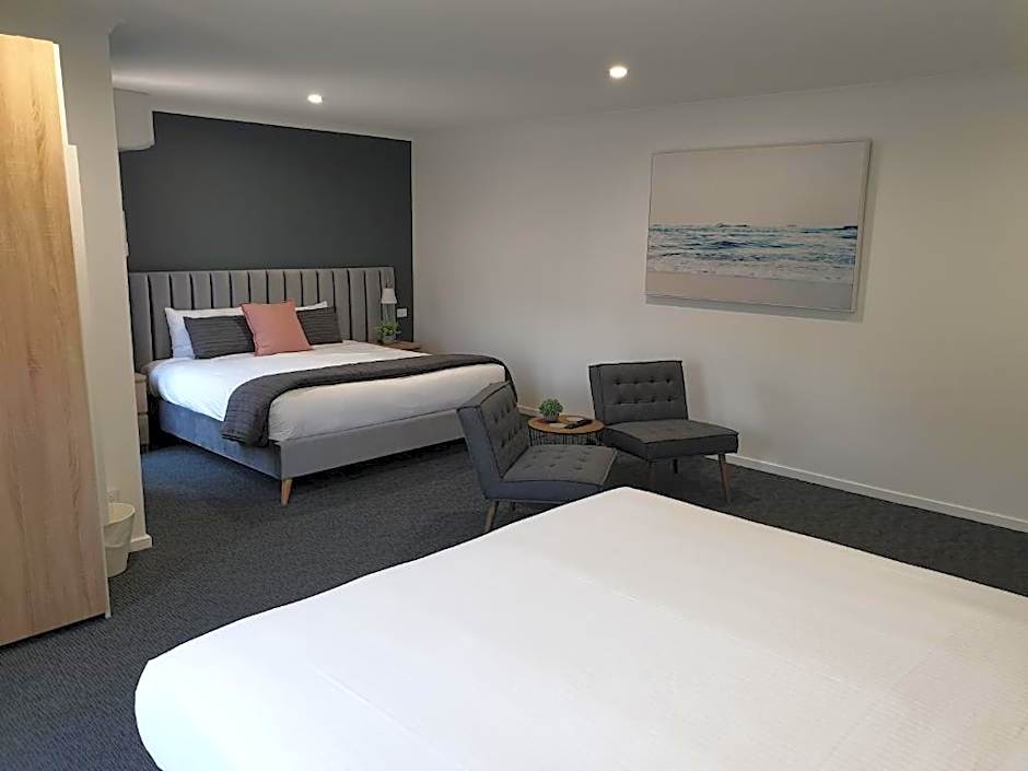 Photo 1 of 16 of Executive Family Suite