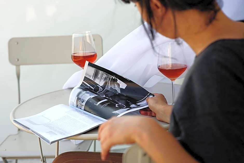 New Era Hotel Old Town - Covered paid parking within 10 minutes walk