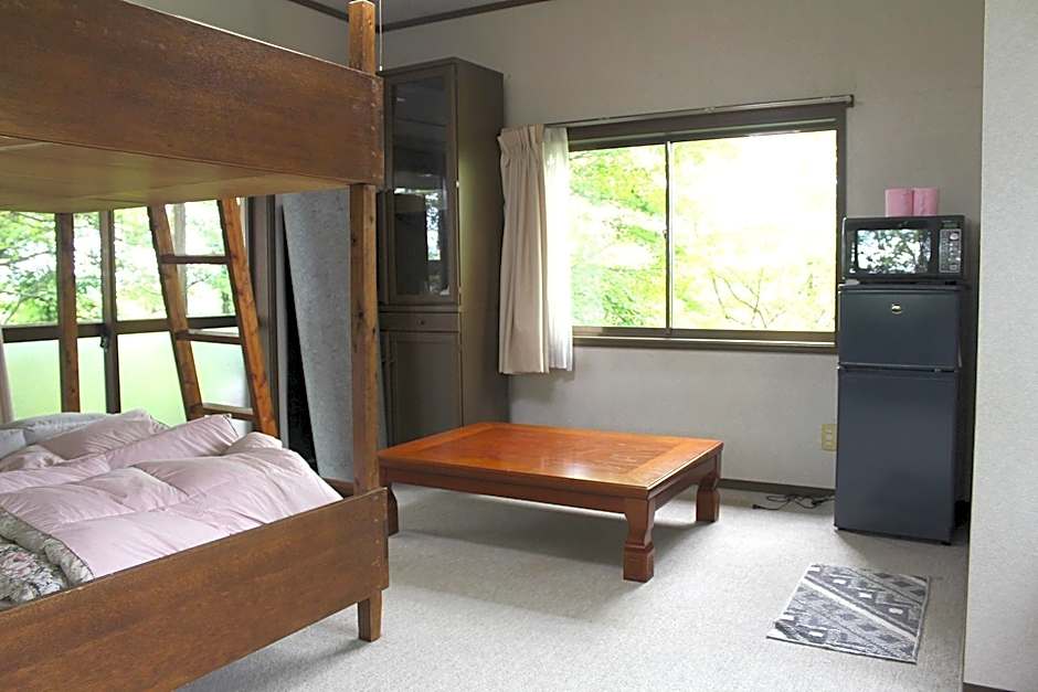 Eagle nest campsite