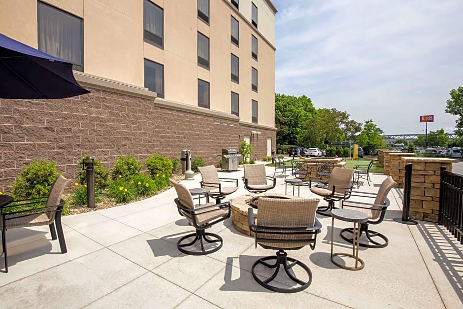 Hampton Inn By Hilton & Suites Pittsburgh/Harmarville