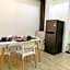 REVO at AURORA PLACE, Pavilion 2, 5 Minutes To AXIATA ARENA BUKIT JALIL FREE WIFI by De Harlequins Guesthouse