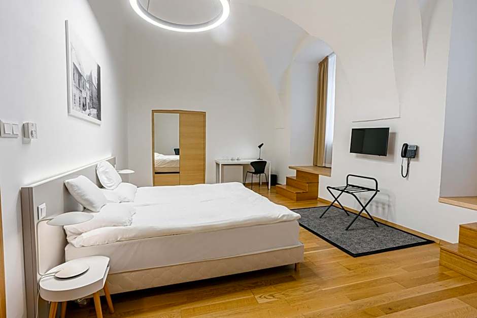 Photo 1 of 45 of Hotel Benedict