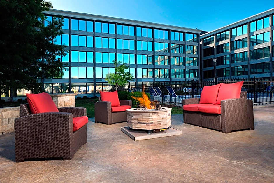 Four Points By Sheraton Kansas City Airport