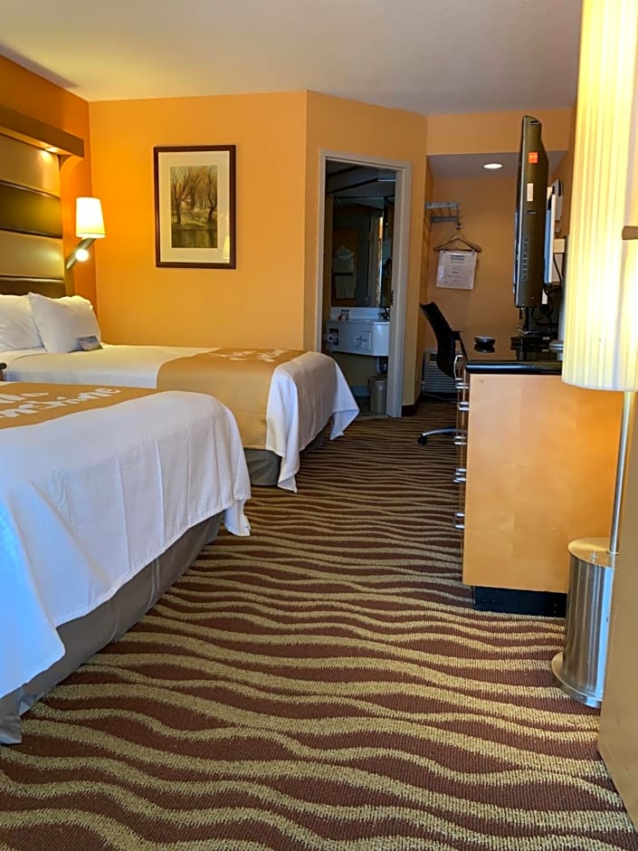 Days Inn & Suites by Wyndham Albany