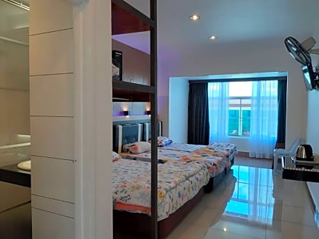Family Room for 5 People - Non-Smoking