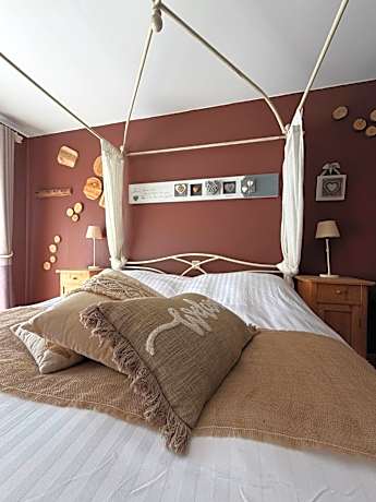 Queen Room with Spa Bath
