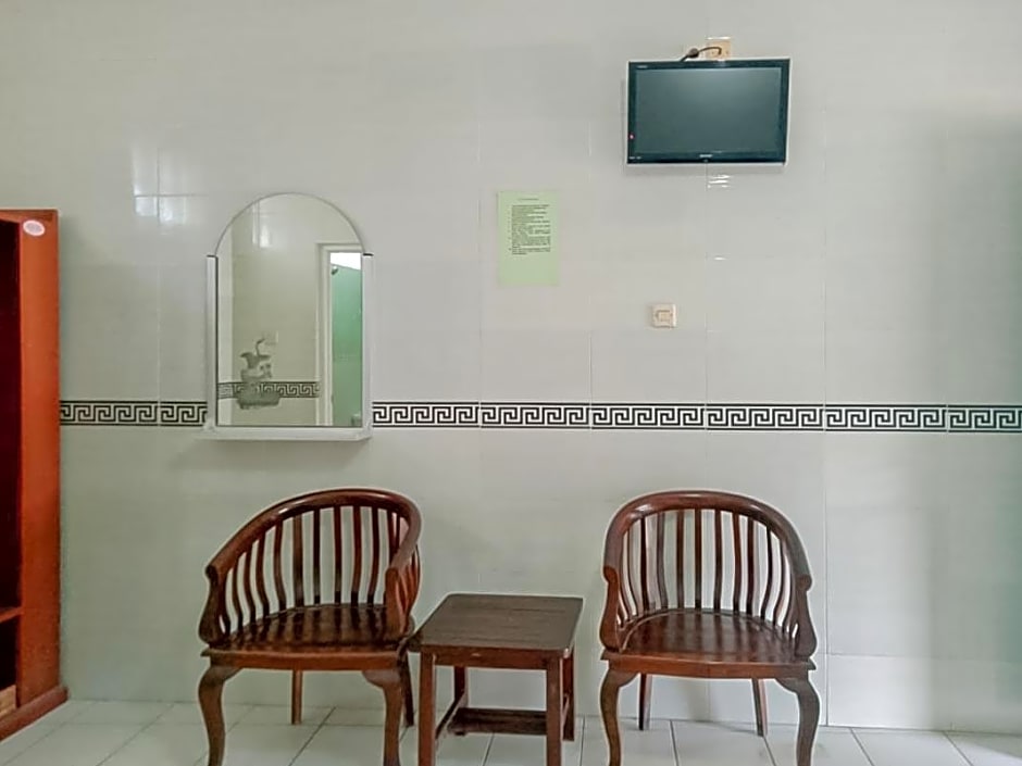 RedDoorz Syariah @ Hotel Sidomulyo Pacitan