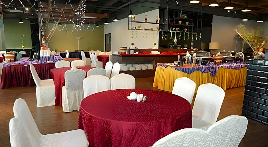 Nexus Regency Suites & Hotel