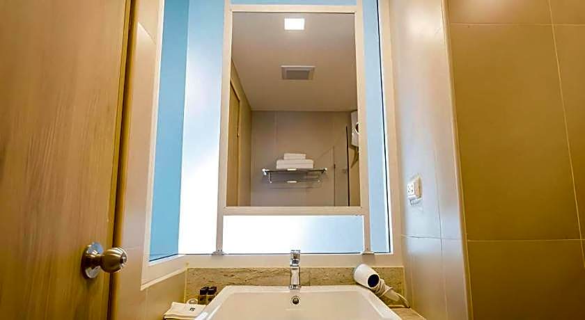 B2 Nakhonsawan Premier Hotel