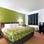 Econo Lodge Inn & Suites East