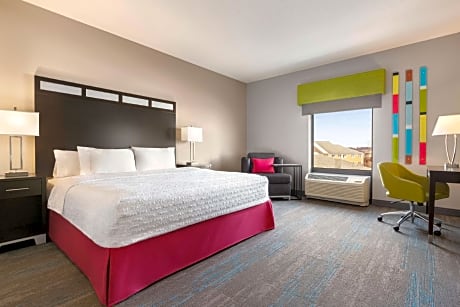 1 King Mobility/hearing Acc Ri Shower Nosmok Vis Doorbell Alrt And Vis Telephone Alrt/hdtv Microwave