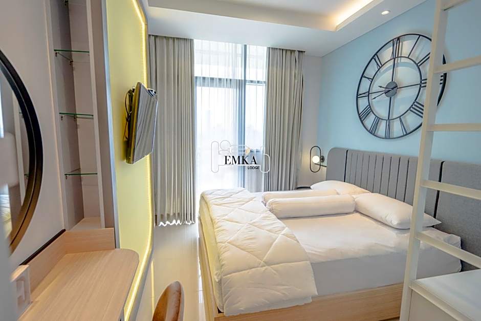 EMKA Lodge studio room the vertu apartemen ciputra world surabaya
