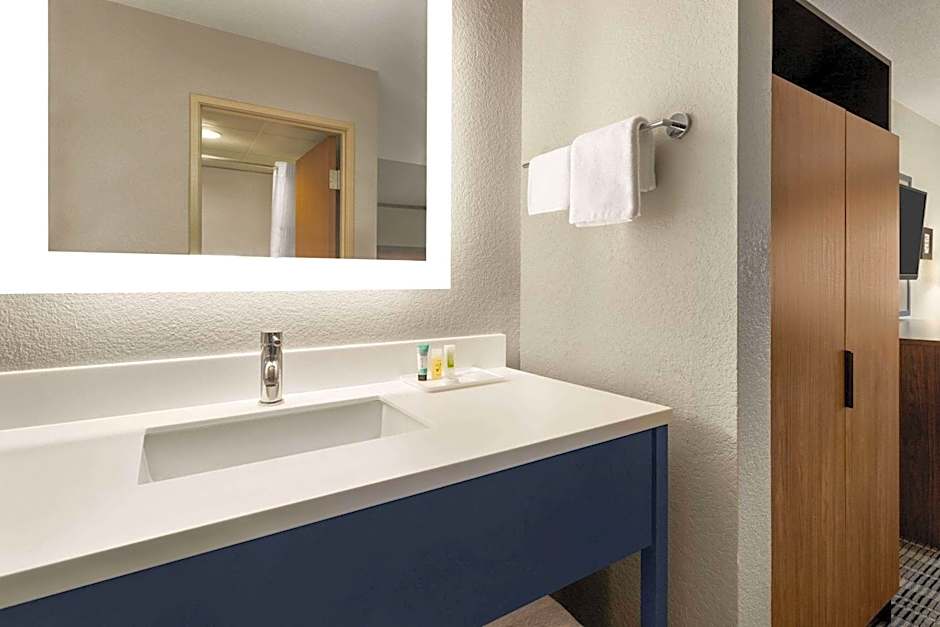 AmericInn by Wyndham Branson & Conference Center