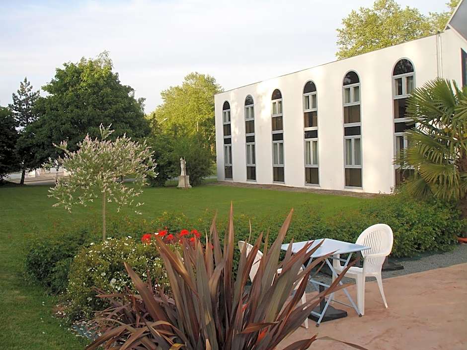 Agape Hotel Niort- Bessines