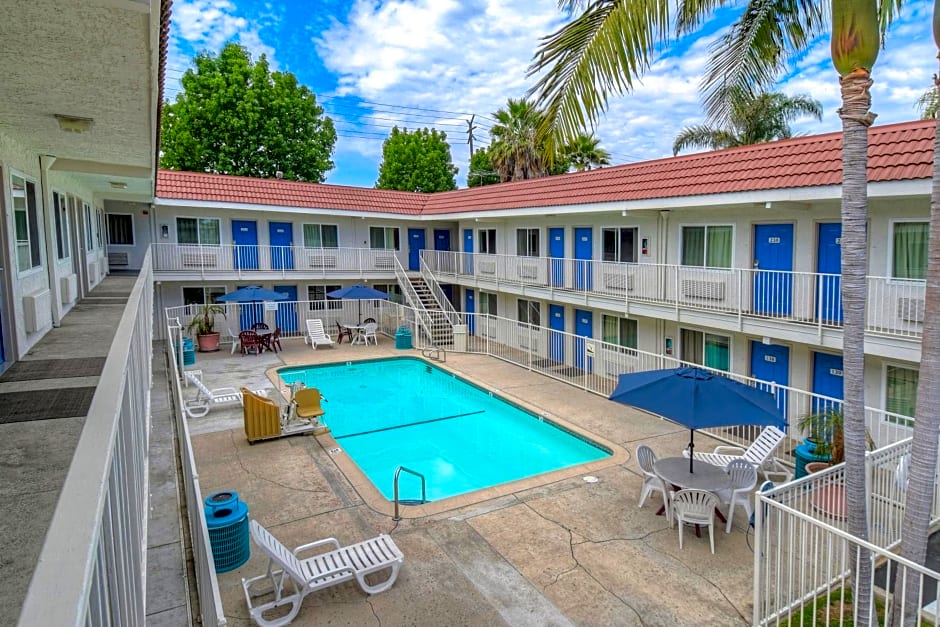 Motel 6 Costa Mesa, CA