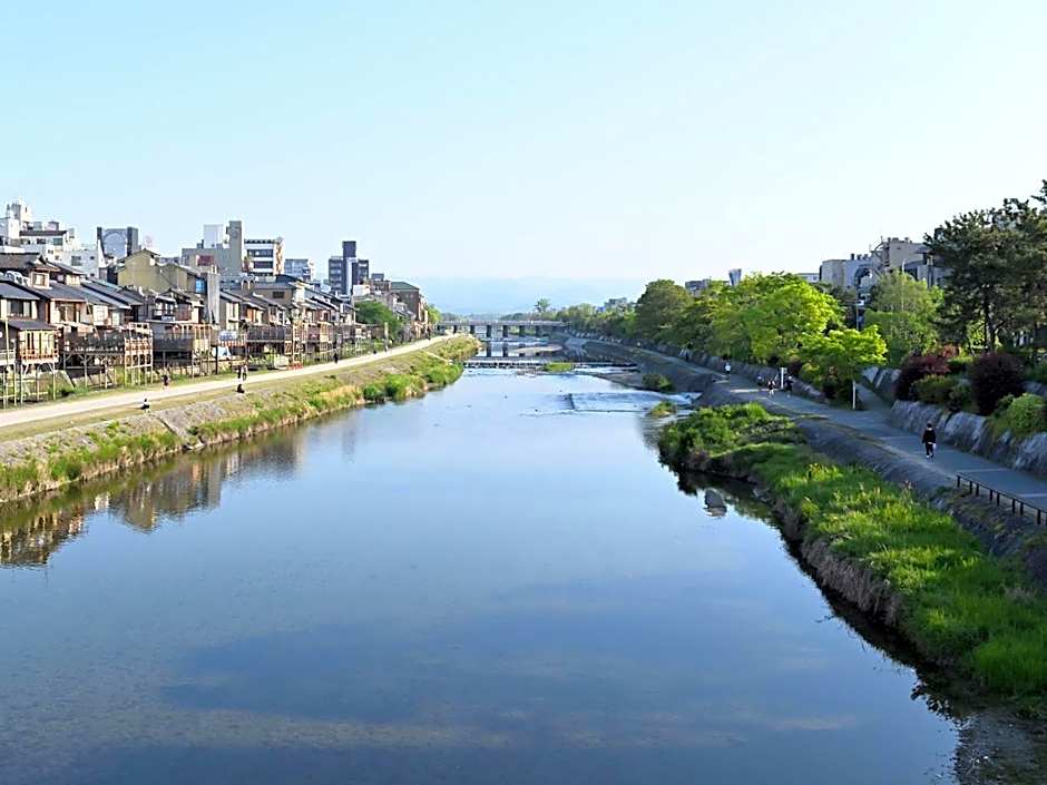 IZUTSU HOTEL KYOTO KAWARAMACHI SANJO
