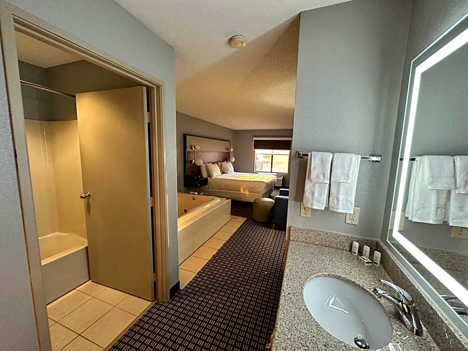 AmericInn by Wyndham Reedsburg