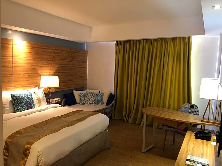 Ferra Hotel and Garden Suites