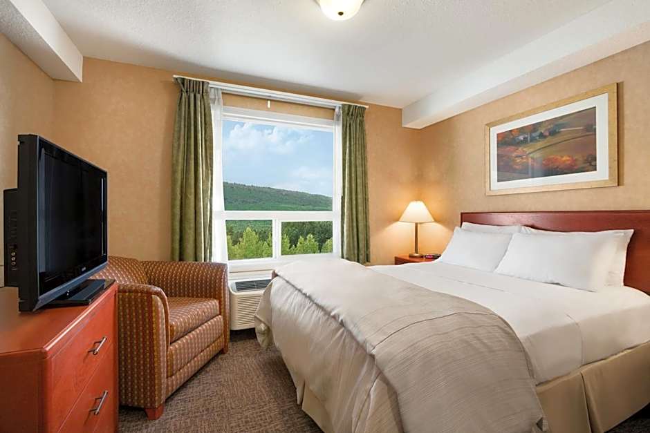 Days Inn & Suites by Wyndham Cochrane