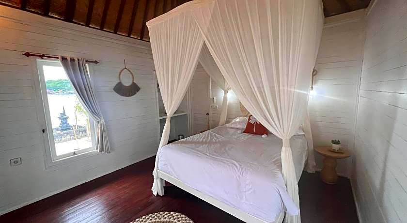 The Kubu 221 Ceningan