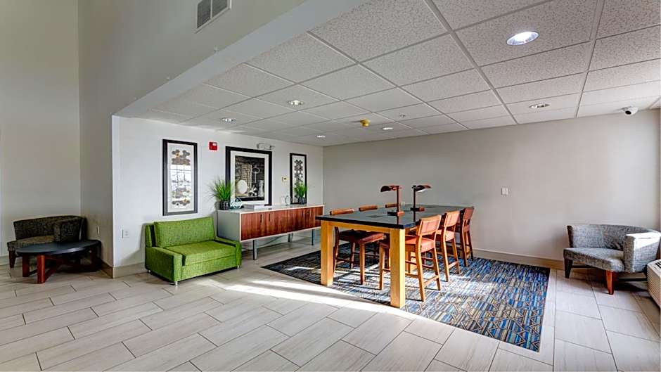 Holiday Inn Express & Suites Ashtabula-Geneva By IHG