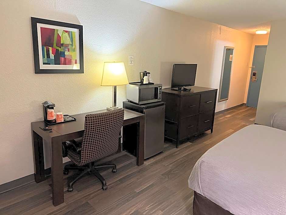 Quality Inn & Suites Banquet Center