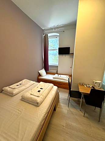 Triple Room with Private Bathroom