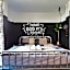 Hand hotel