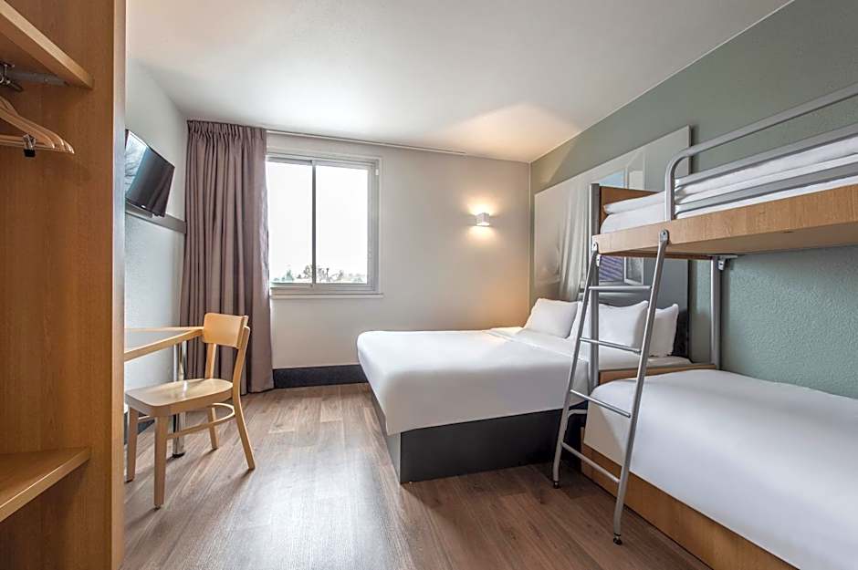B&B HOTEL Orange - Échangeur A7 A9