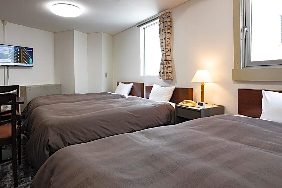 Photo 1 of 8 of Triple Room - Non-Smoking