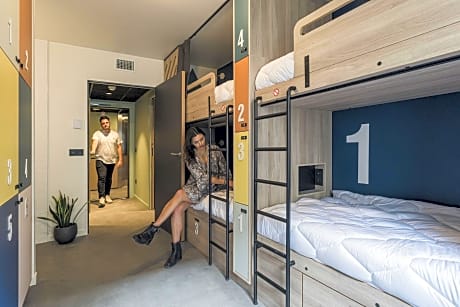 PRIVATE DORMITORY WITH 4 BEDS AND SHARED BATHROOM