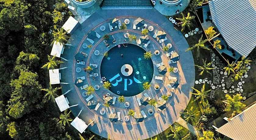 BOTANICAL POOL CLUB